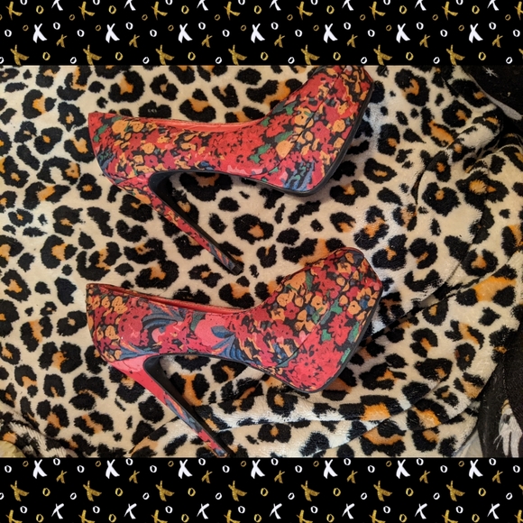 New sz 7 floral design platform heels by xhilaration - Picture 2 of 5